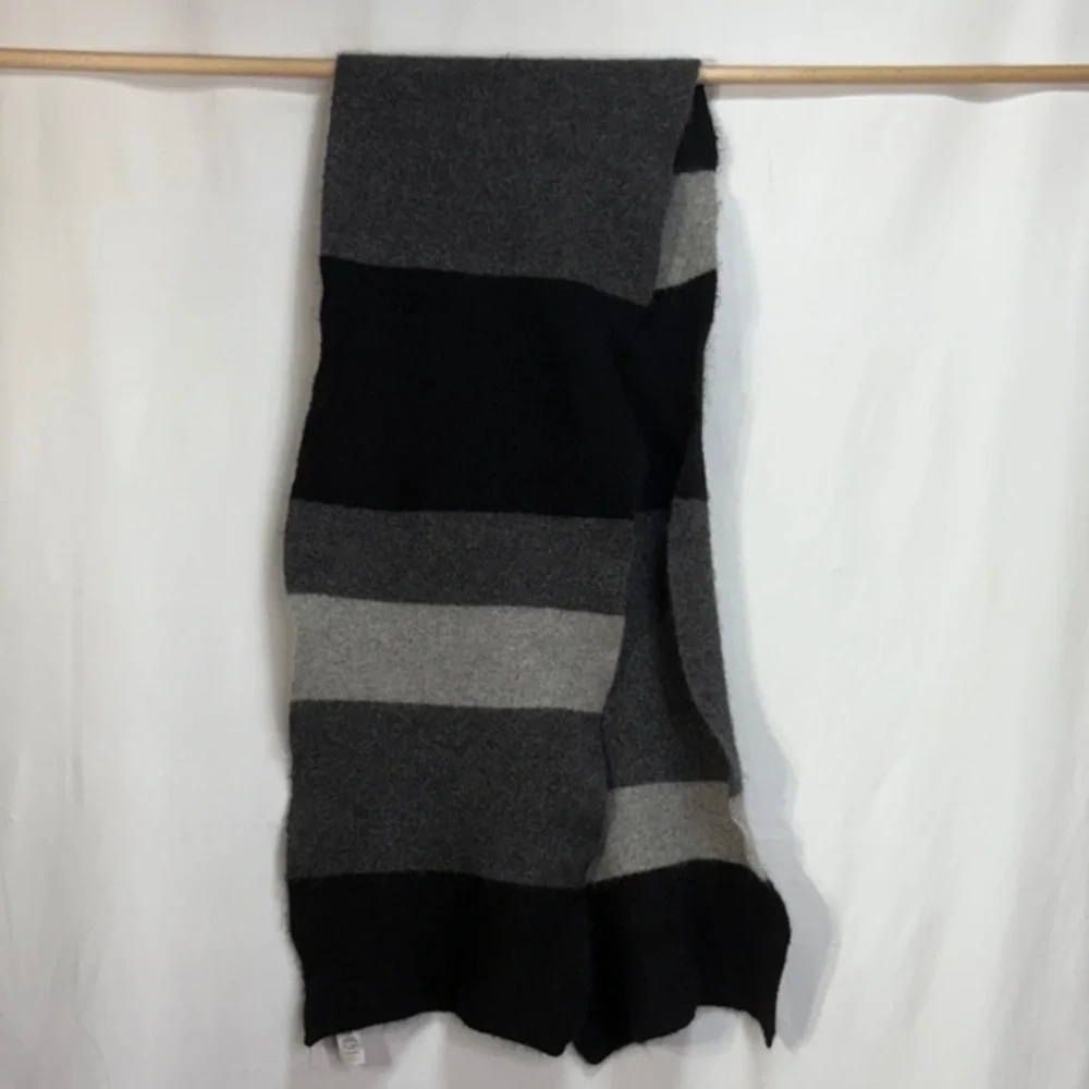 🐘 Halogen cashmere Black and Gray Striped  Scarf:
